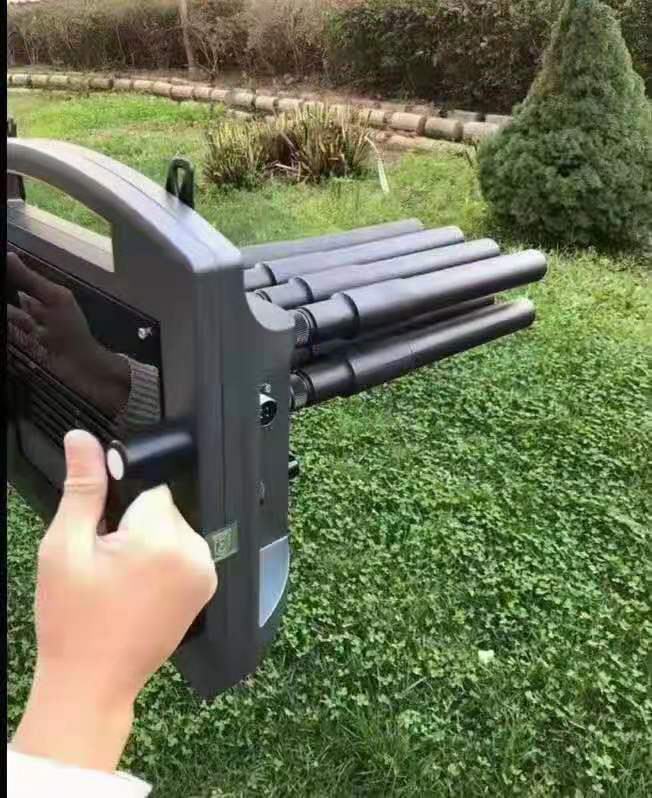 運用金屬探測器時(shí)為何要戴耳機